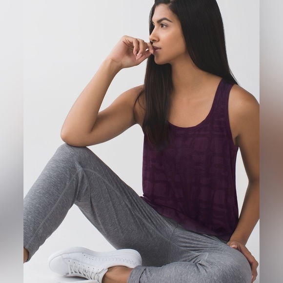 Lululemon Go Om Tank in Ghost Weave Burnout Black Cherry Size 6. - Picture 13 of 14